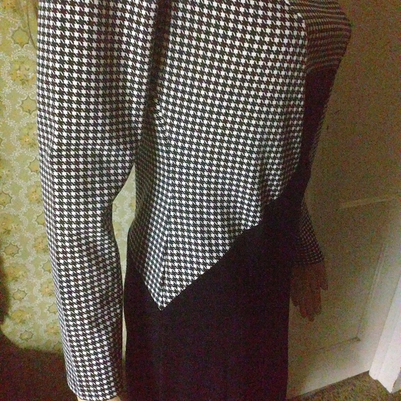 Dress - Picture 4 of 7